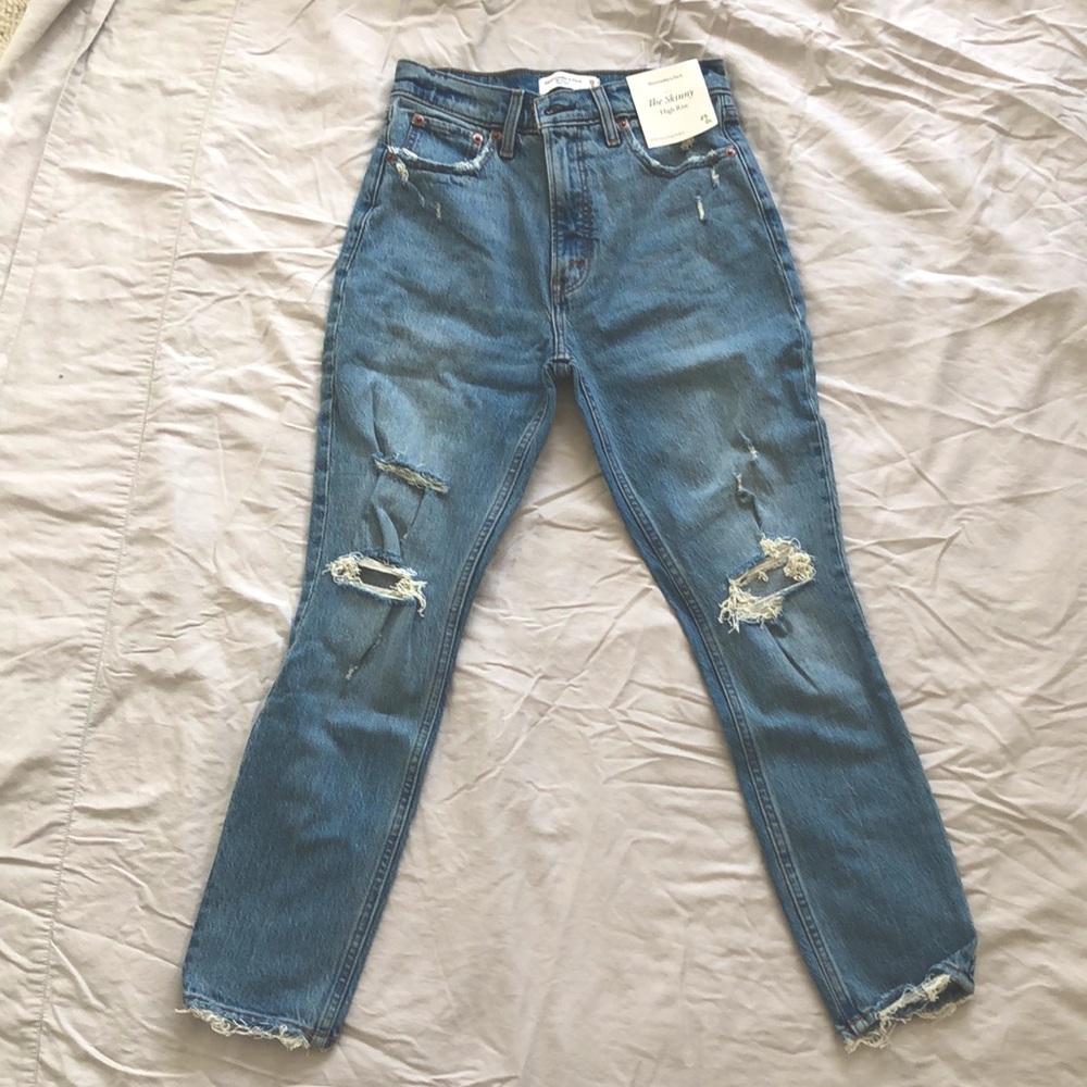Abercrombie & Fitch Skinny High Rise Jean / Size 0 Short / New